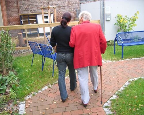 dependent-dementia-woman-old